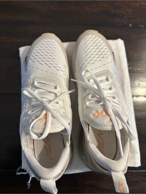 Nike Cream and White Air Max Sneakers with Orange Accent. Size 9.5